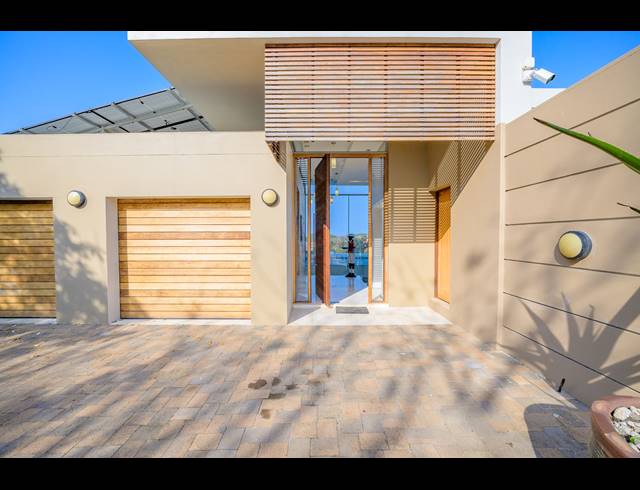 6 BEDROOM FREEHOLD FOR SALE IN BALLITO CENTRAL